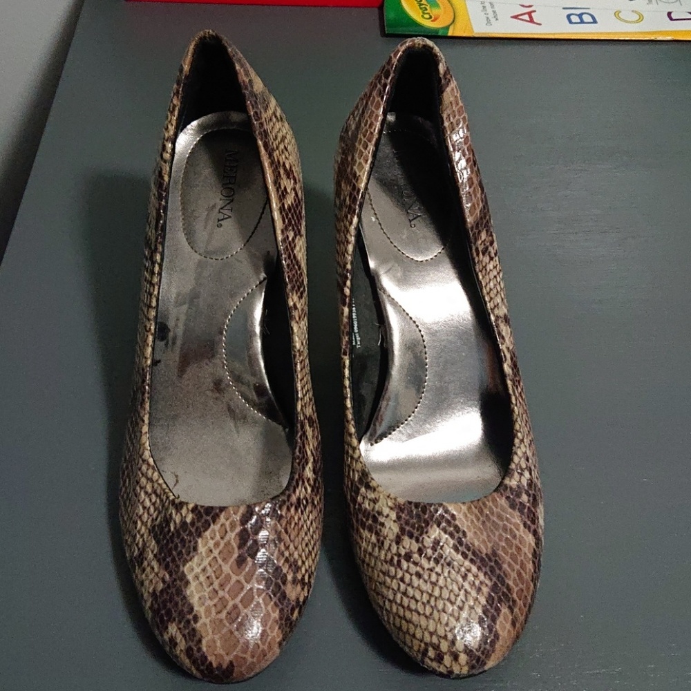 Merona pumps